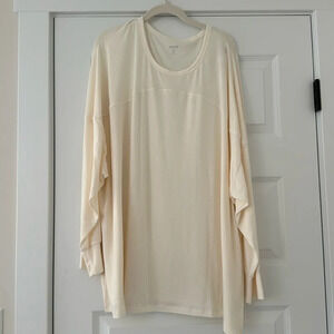 Old navy cream long sleeve active tee